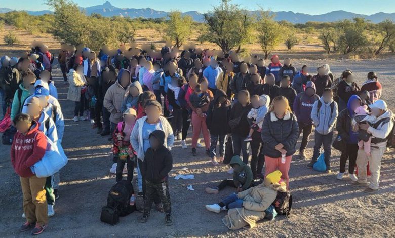 Border Arizona migrants