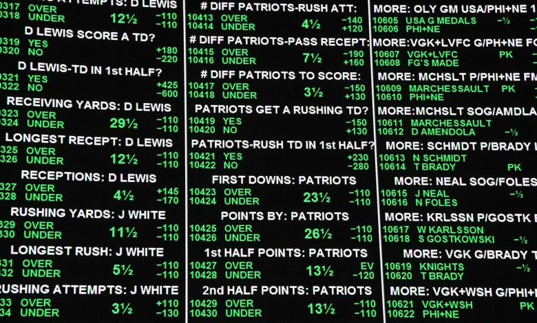 Connecticut lawmaker introduces bill that would legalize sports betting on flights to, from state