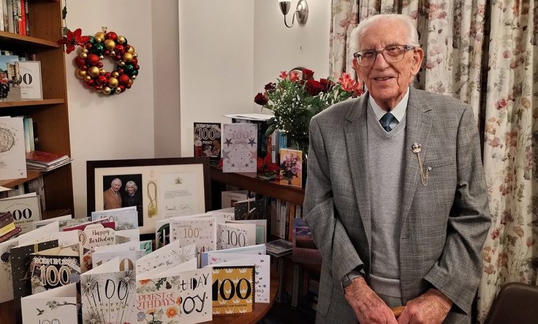 WWII veteran turns 100 shares advice SWNS