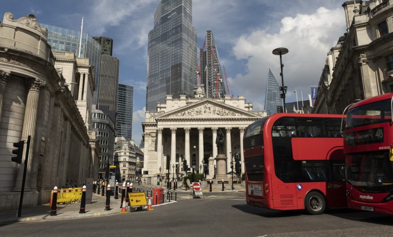 Bank of England trims interest rates amid weaker growth outlook