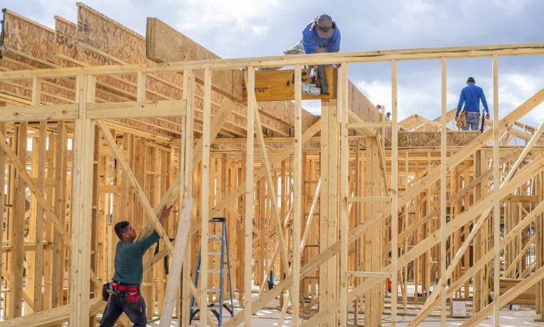 Homebuilder sentiment falls in February amid tariff worries