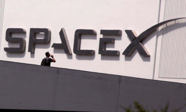 U.S. says it will drop immigration case against SpaceX