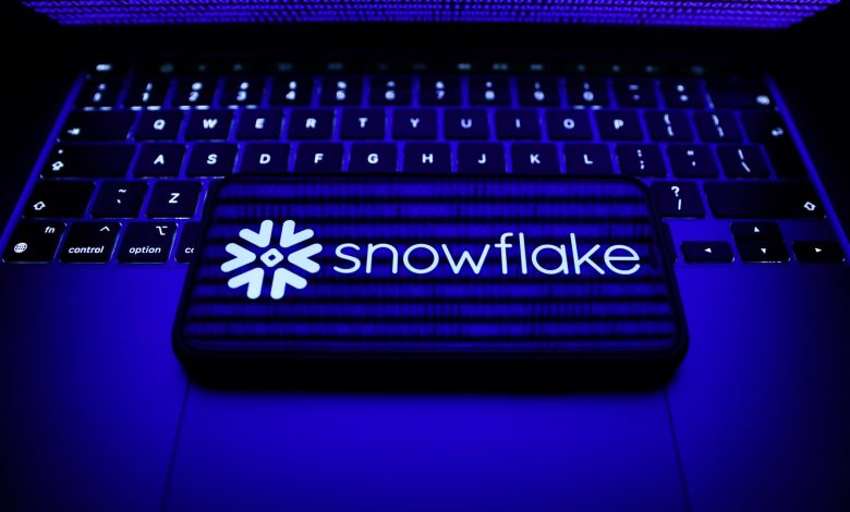 Snowflake surges 8% on earnings beat as company expands AI push