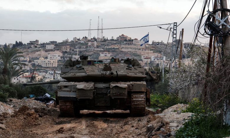 Israeli tanks move into occupied West Bank for first time since 2002