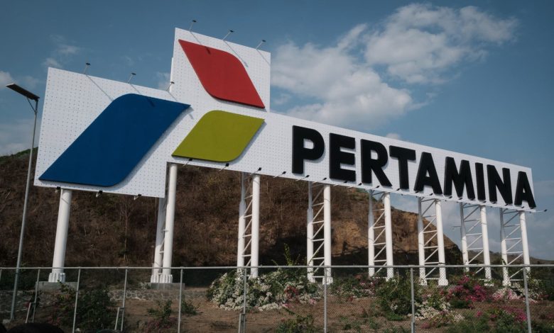 Indonesian prosecutors arrest three Pertamina unit executives over oil imports