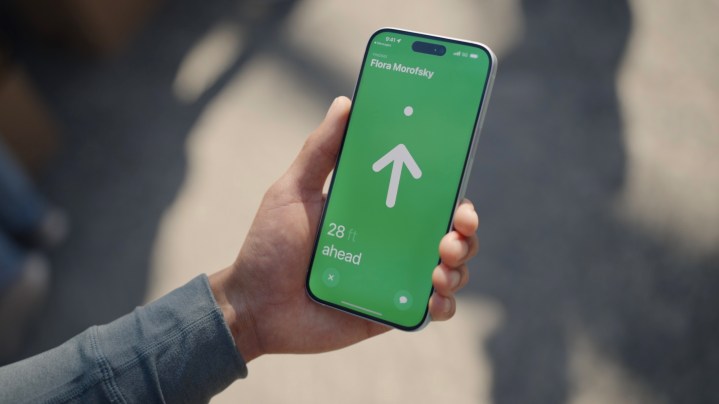Someone using Find My with an iPhone 15.