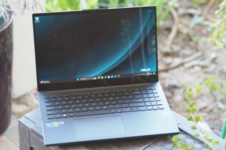 This Asus OLED laptop just dropped below $1,000 at Best Buy