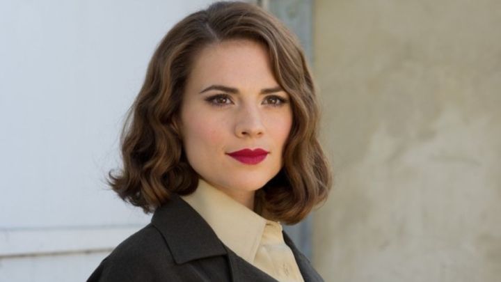 Peggy Carter looking to the distance in The First Avenger.