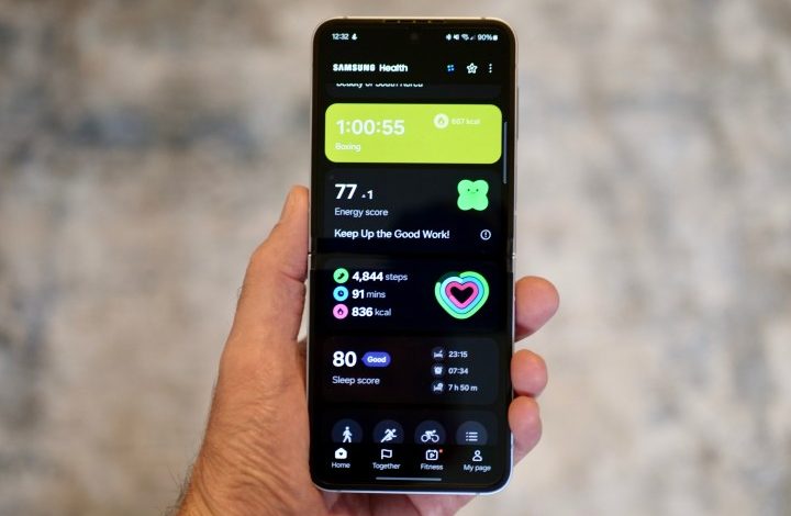 The Samsung Health app on the Samsung Galaxy Z Flip 6.