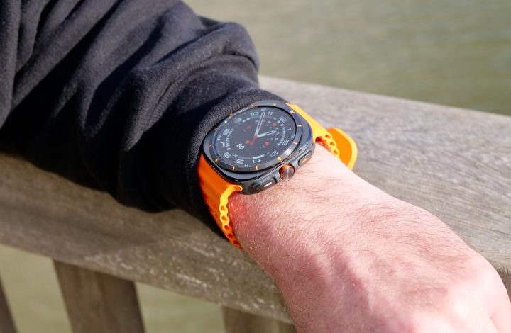 A person wearing the Samsung Galaxy Watch Ultra.