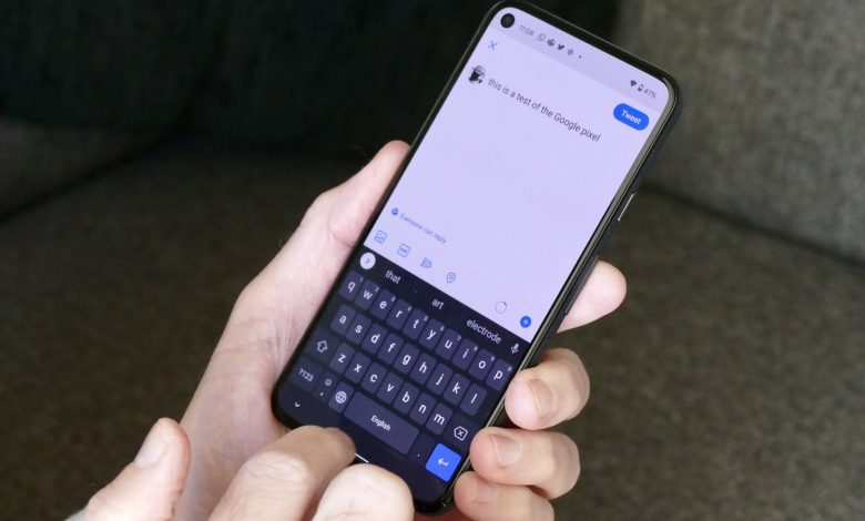 Google Pixel 5 owner using Gboard.