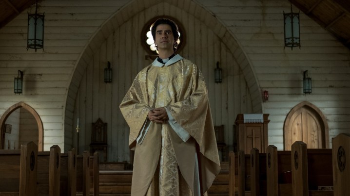 Hamish Linklater as Father Paul in "Midnight Mass."