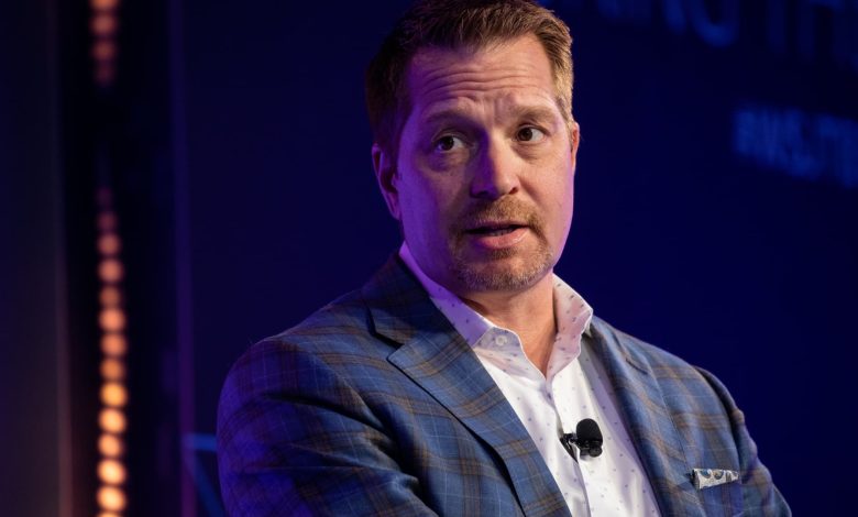 CrowdStrike slumps 10% on weak earnings outlook, outage costs