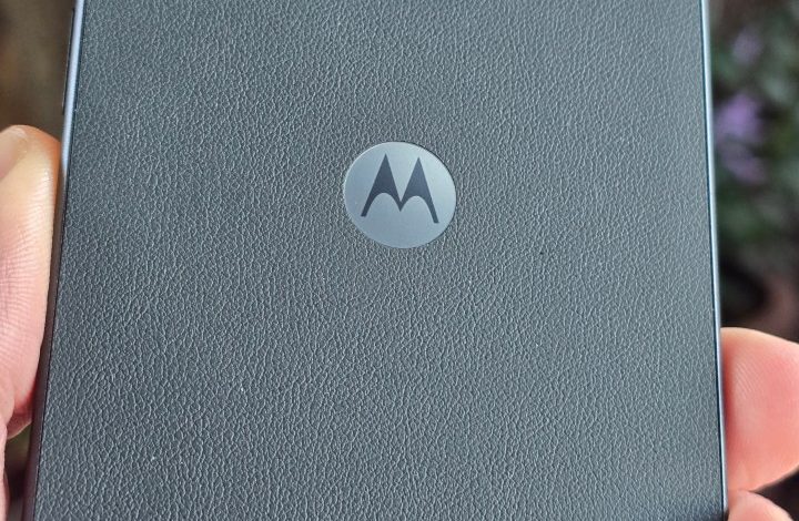 Moto G 2025 vegan leather backing