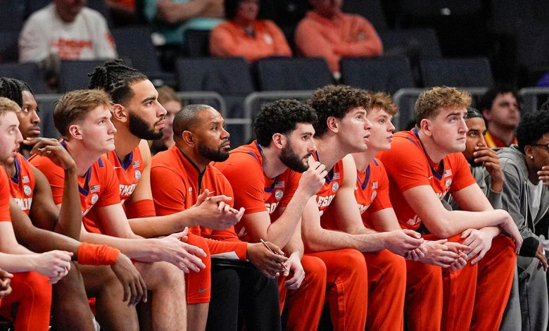 College basketball: Clemson gets locked out of locker room at halftime of ACC semifinal