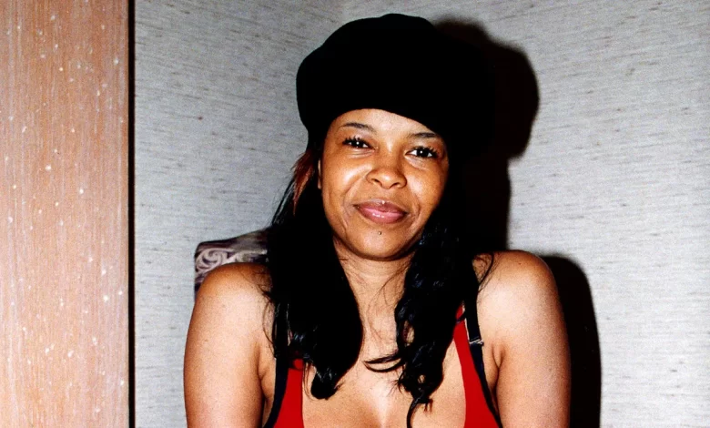 En Vogue singer Dawn Robinson chose to live in her car