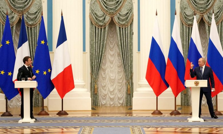 France's 'nuclear threat' against Russia met with mockery