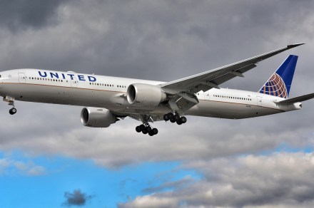 United Airlines makes superfast internet in the sky a reality