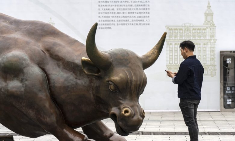 The market just gave investors a gift. Here's how not to blow it