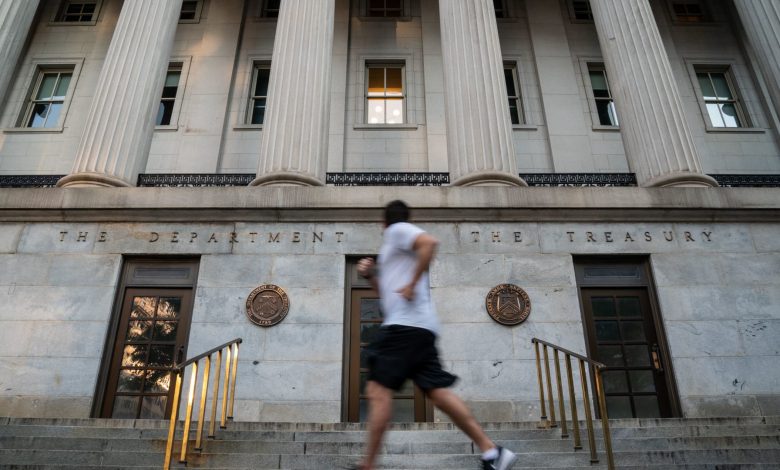 Moody's downgrades United States credit rating on increase in government debt