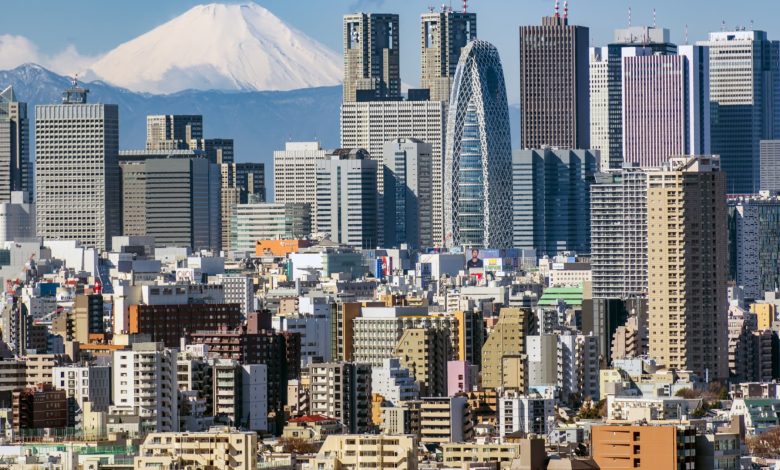 Japanese and Australian stocks trade mixed