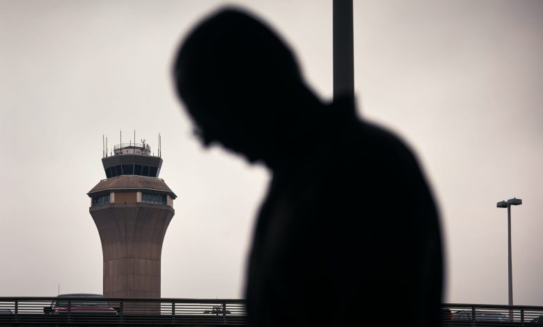 Newark air traffic controllers lost contact with planes overnight
