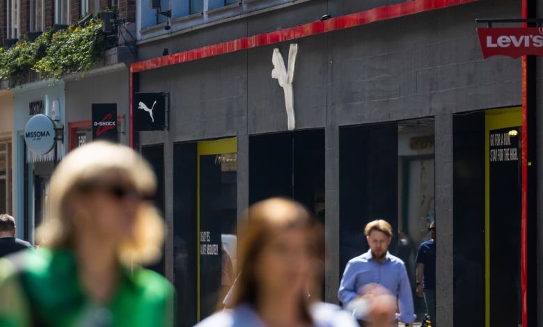 Retailers warn tariffs will push up prices