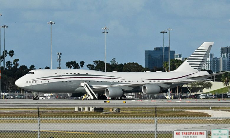 Trump's willingness to accept a luxury jet from Qatar sparks criticism