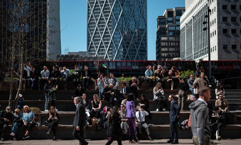 Share prices, economic data, FTSE 100
