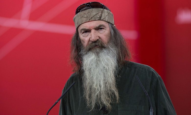 Phil Robertson of 'Duck Dynasty' dies at 79