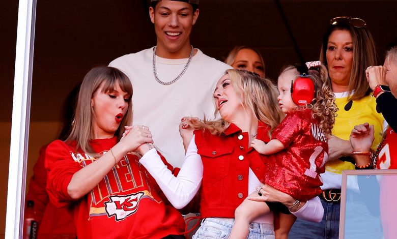 Brittany Mahomes applauds Taylor Swift for reclaiming ownership of her music