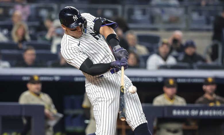 Yankees fan steals Aaron Judge home run ball before returning it
