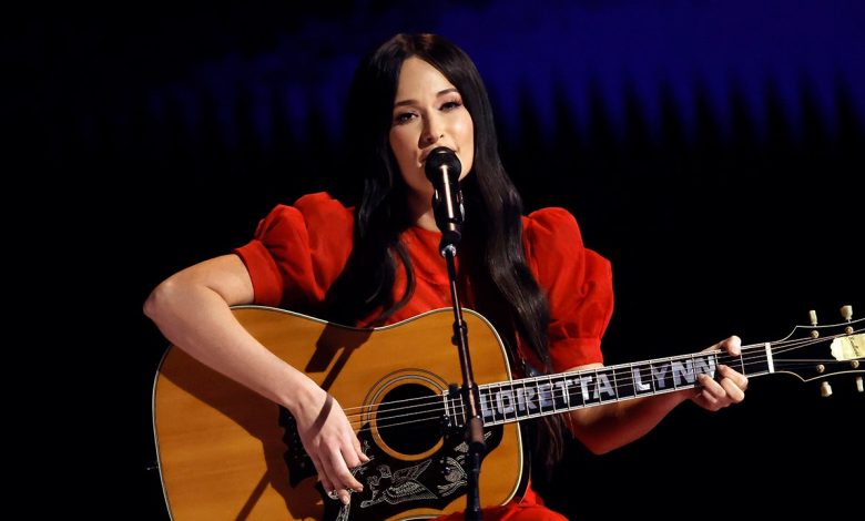 Country star Kasey Musgraves says traditional country music isn't 'easy'