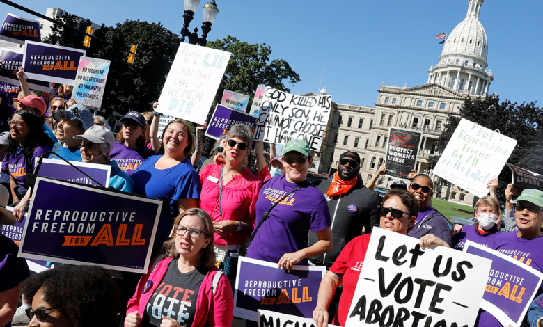 photo shows pro-abortion protesters in michigan