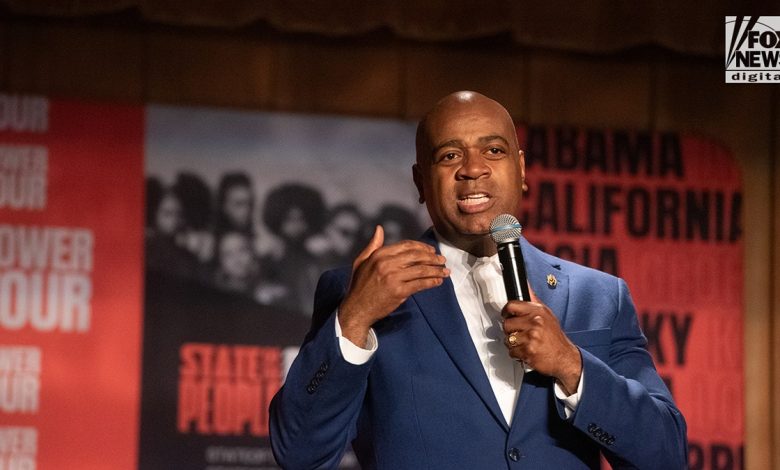 Ras Baraka speaks on immigration after arrest at ICE detention center.