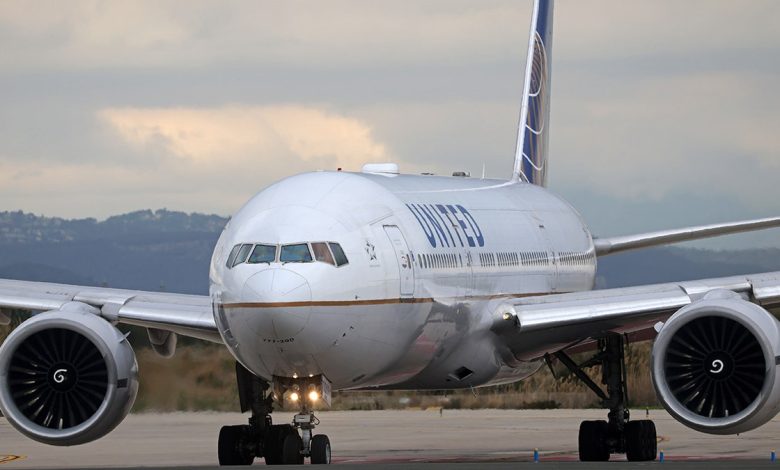 United Airlines plane
