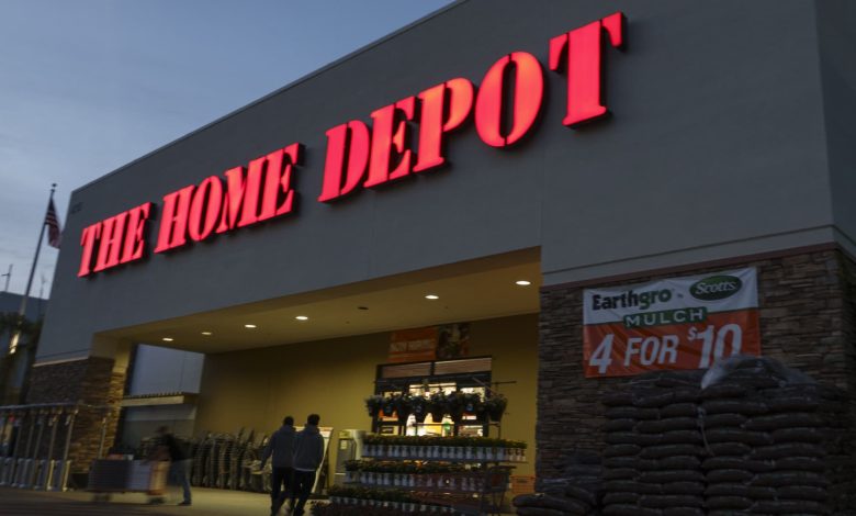 Top Wall Street analysts prefer these dividend stocks for consistent returns