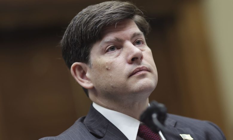 Republican, Democratic FCC commissioners stepping down this week