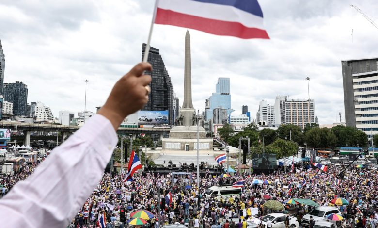 Thai protesters call for Prime Minister Paetongtarn's resignation