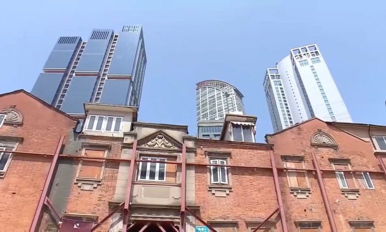 Shanghai historic building moved by 432 robots to make way for development
