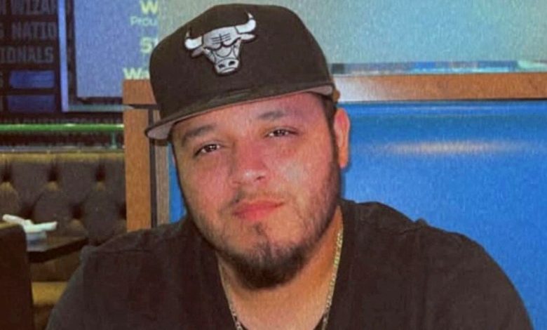 Kilmar Abrego Garcia wearing a Chicago Bulls hat