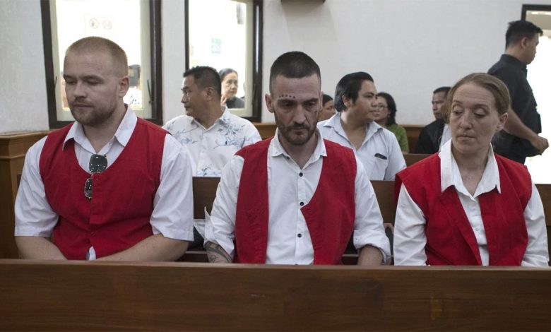 British nationals could face firing squad for smuggling cocaine into Bali
