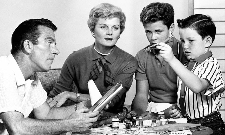 'Leave It to Beaver' child star recalls bond with TV parents on wholesome set