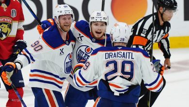 Edmonton battles back from 3 goals down in front of Taylor Swift, Travis Kelce