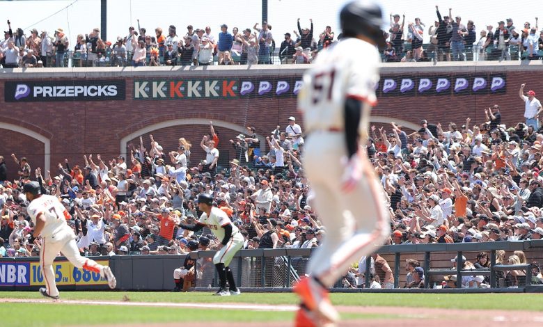 Baseball thrown from crowd during Giants-Braves game sparks confusion on field