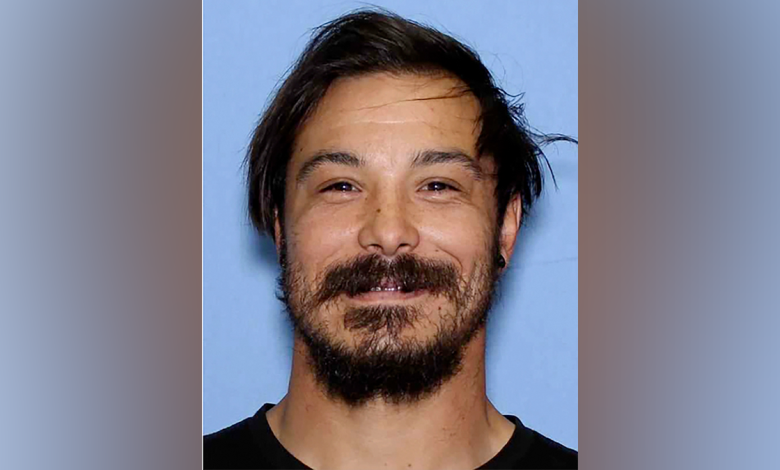 travis decker mugshot