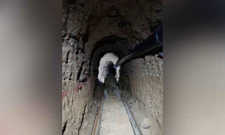 Picture showing narrow drug tunnel