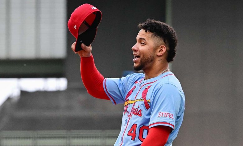 Cardinals' Willson Contreras slams Brewers player after collision