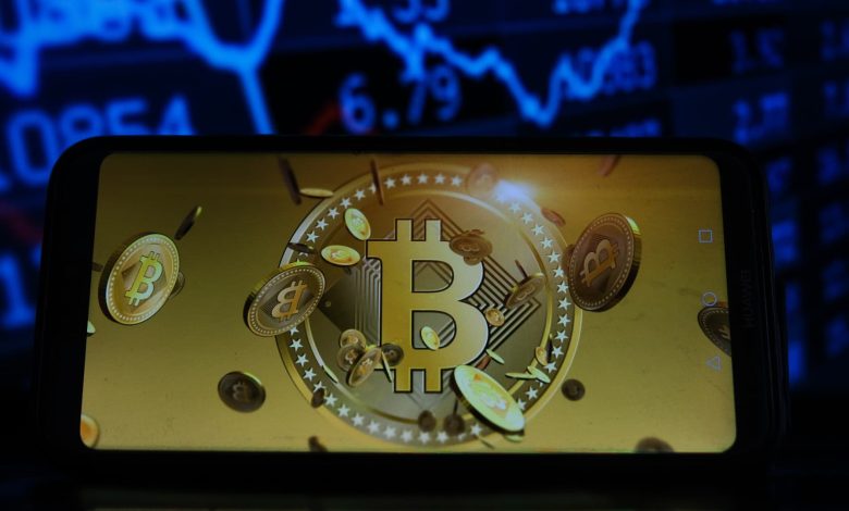 Bitcoin flies to new all-time highs, topping $118,000 as institutions pile into ETFs