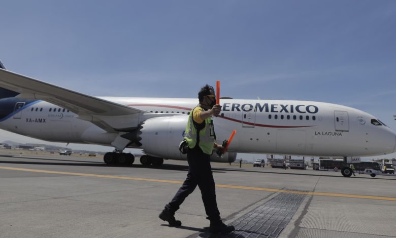 U.S. threatens Mexican airline flights over cargo, competition issues